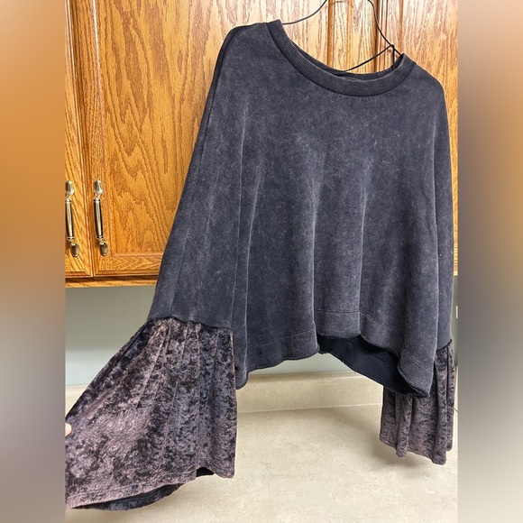 Free People Sleeve Glorious Sleeves SOLD OUT Charcoal Pullover Womens size XS - Picture 1 of 4
